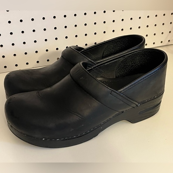 Dansko Professional in Black - Picture 9 of 16